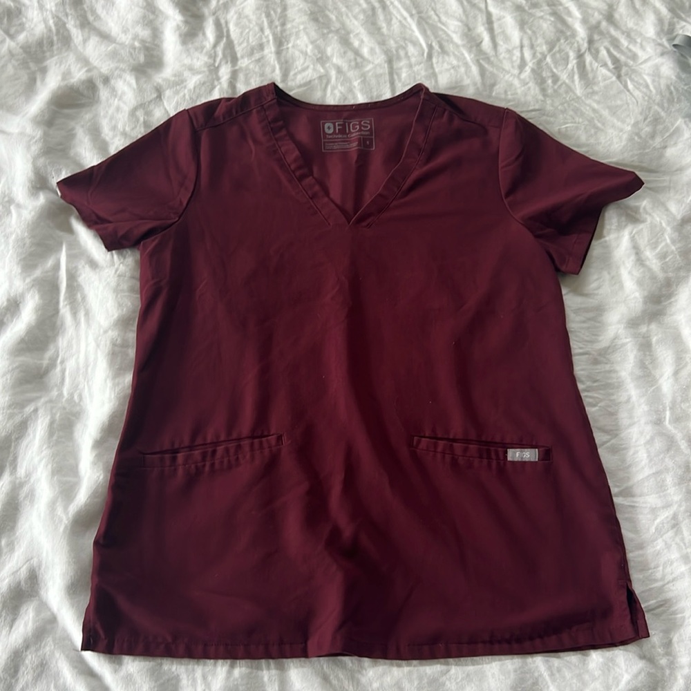 Figs small maroon scrub top